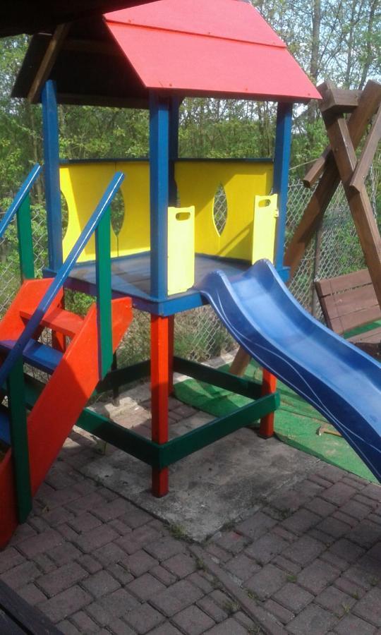 Willa Sara Okuninka Bagian luar foto